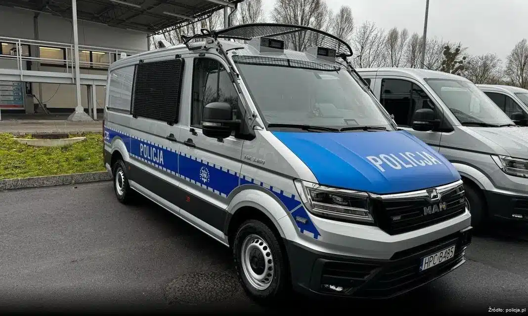 Uroczyste ślubowanie nowo przyjętych policjantów w Knurowie